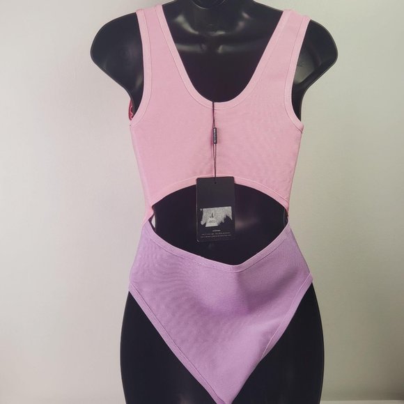 Pretty Little Things Cut Out Zip Front Swimsuit - Picture 4 of 12